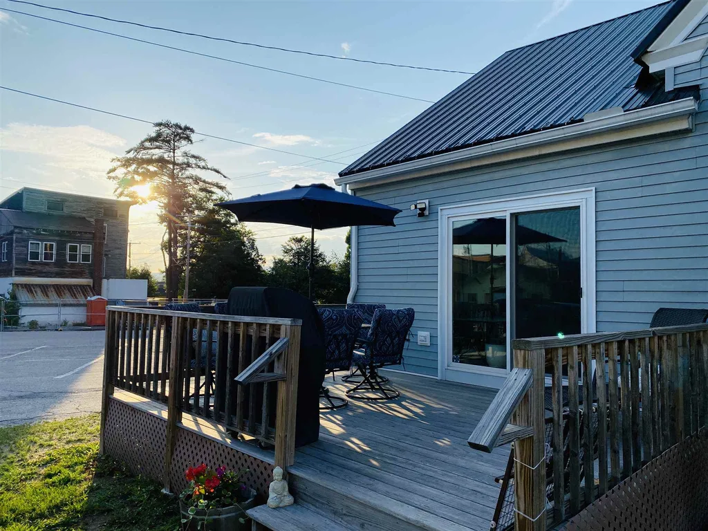 21 Bunker Hill Street Lancaster NH 03584