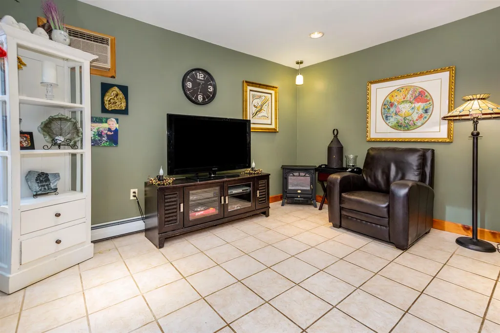 16 Durell Drive Newmarket NH 03857