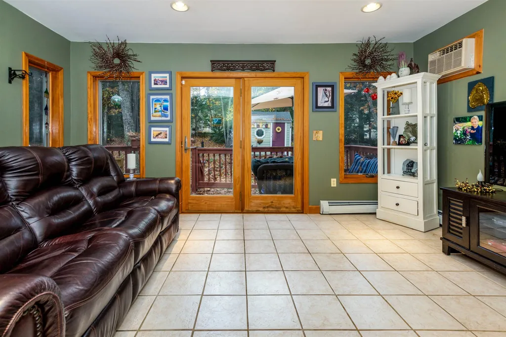 16 Durell Drive Newmarket NH 03857