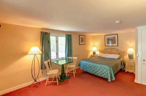 3343 Mountain Road Stowe VT 05672
