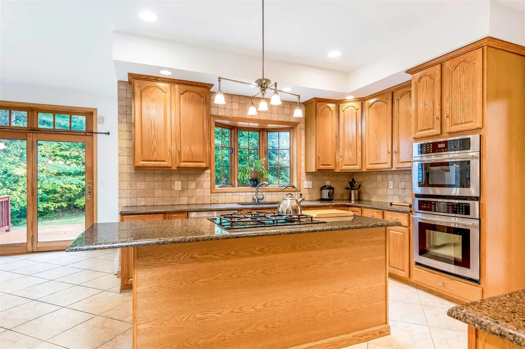 77 Overlake Drive Colchester VT 05446