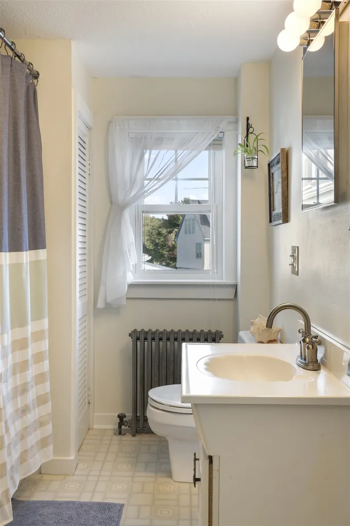 42 Washington Road Rye NH 03870