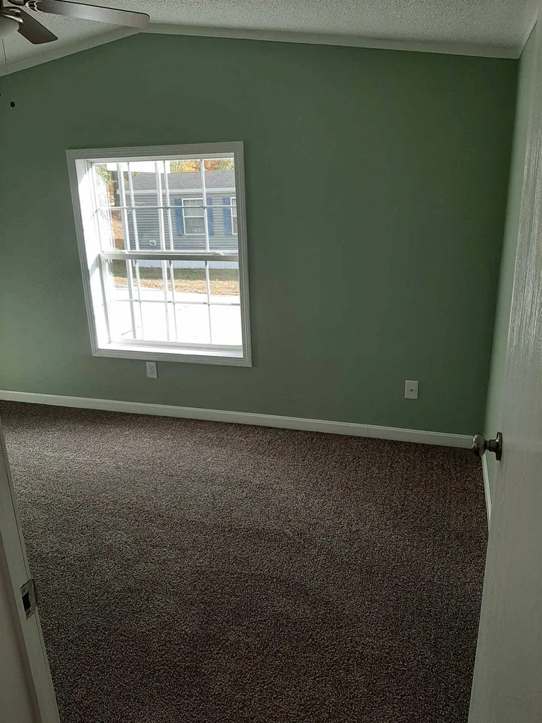 2 Brook Circle Loudon NH 03307