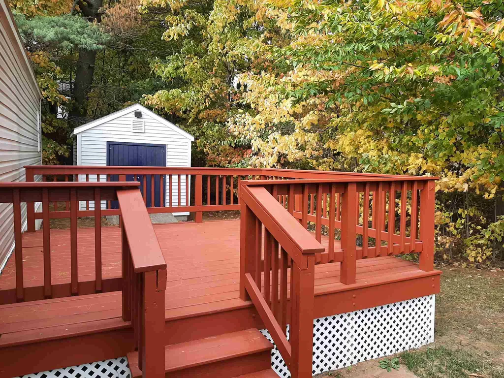 2 Brook Circle Loudon NH 03307
