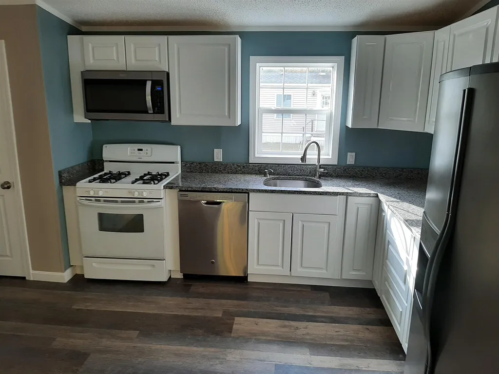 2 Brook Circle Loudon NH 03307
