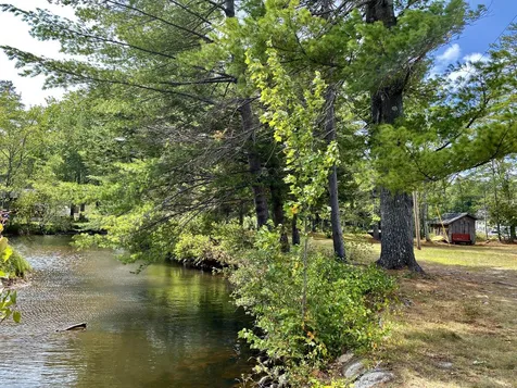 42 Brookdale Road Bridgewater NH 03222