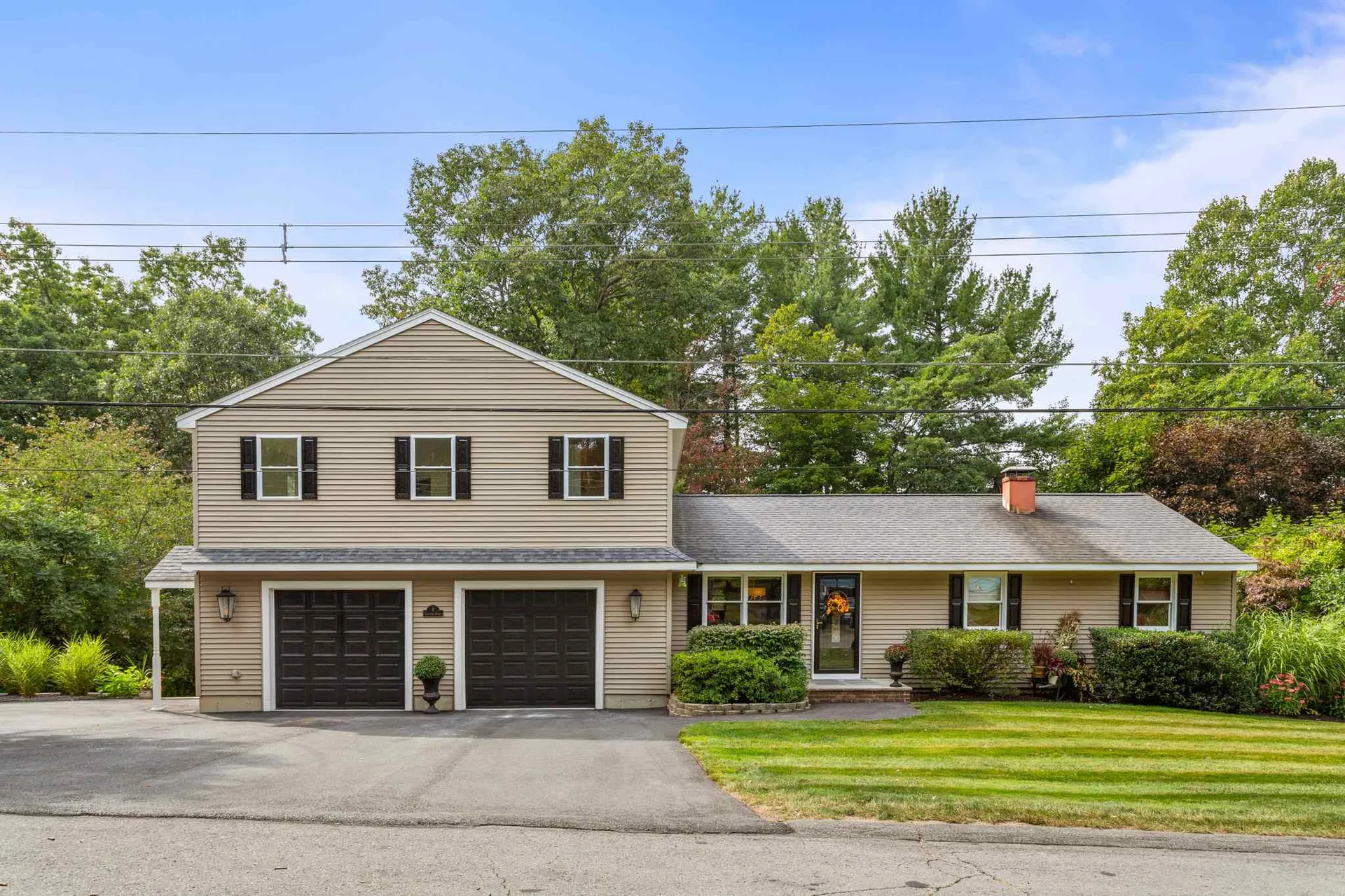 8 Edgewood Street Derry NH 03038