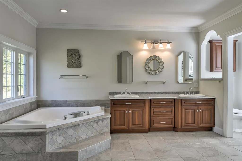 5 Oak Ridge Drive Marlborough NH 03455