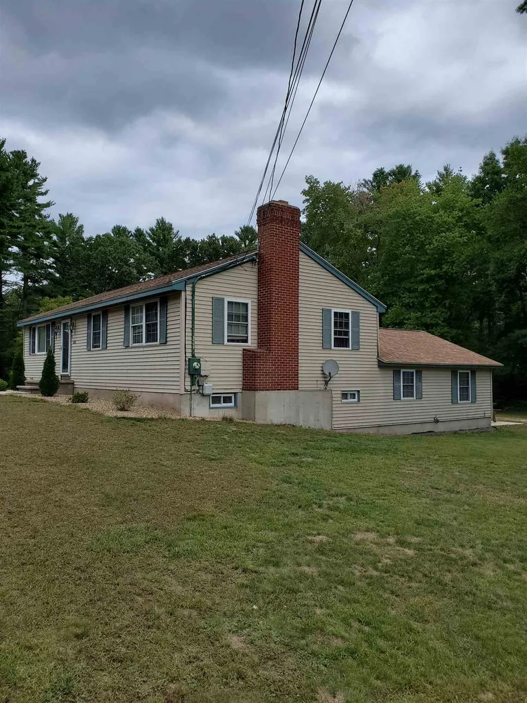 1428 A&b Mammoth Road Pelham NH 03076