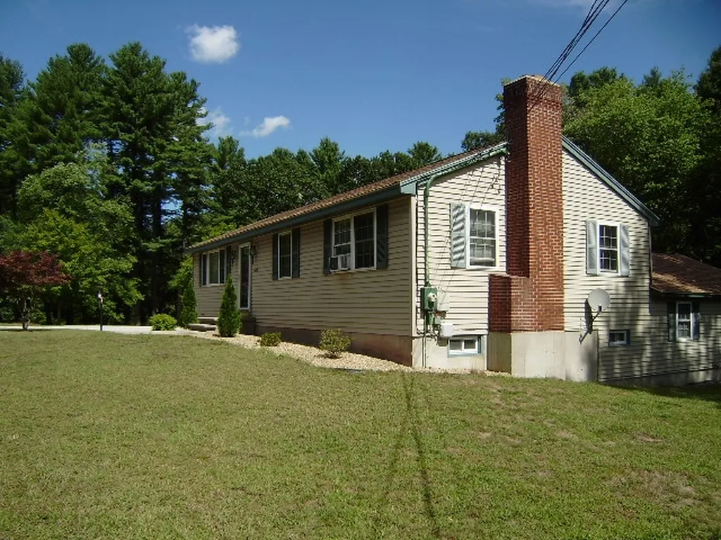 1428 A&b Mammoth Road Pelham NH 03076