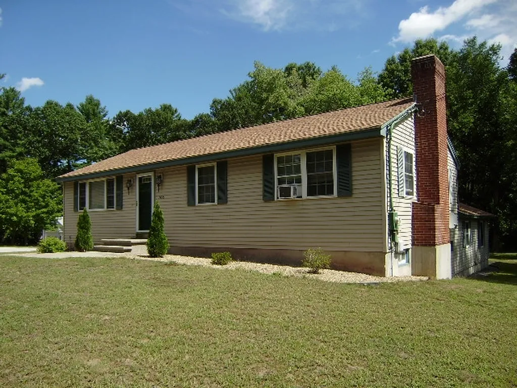 1428 A&b Mammoth Road Pelham NH 03076