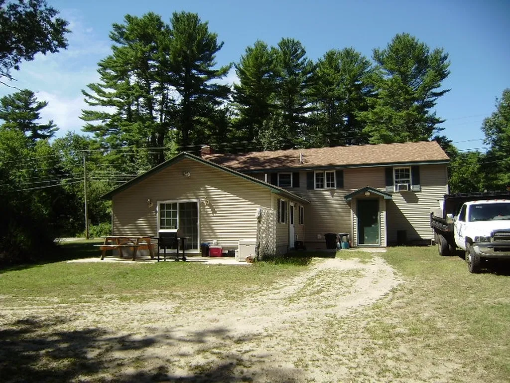 1428 A&b Mammoth Road Pelham NH 03076