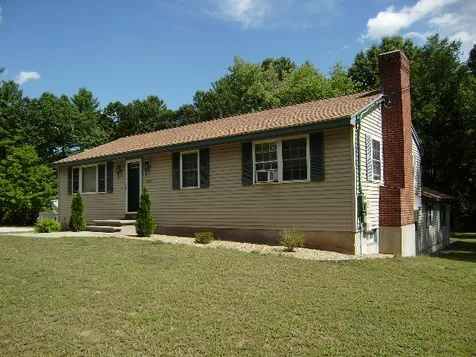 1428 A&b Mammoth Road Pelham NH 03076