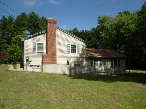 1428 A&b Mammoth Road Pelham NH 03076