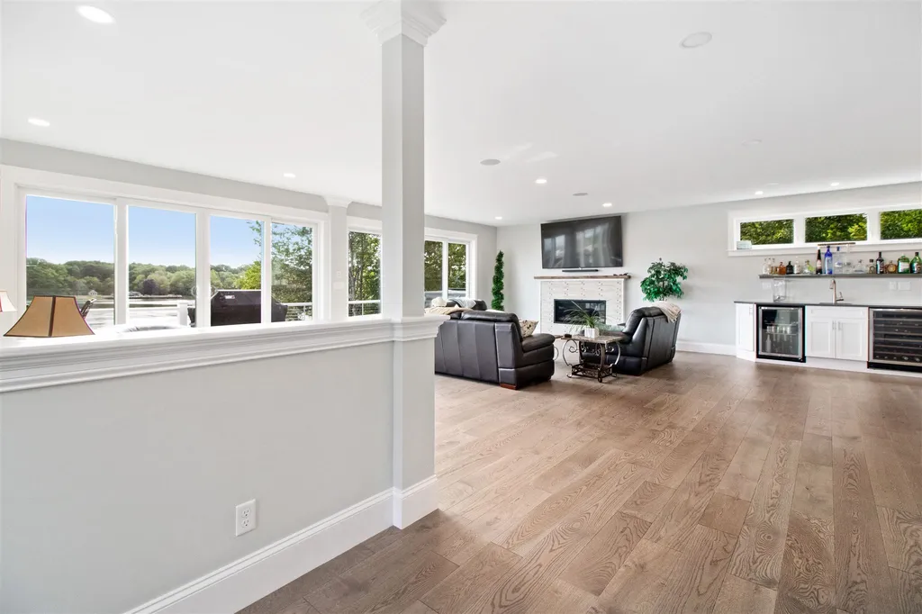 39 Shore Lane Dover NH 03820