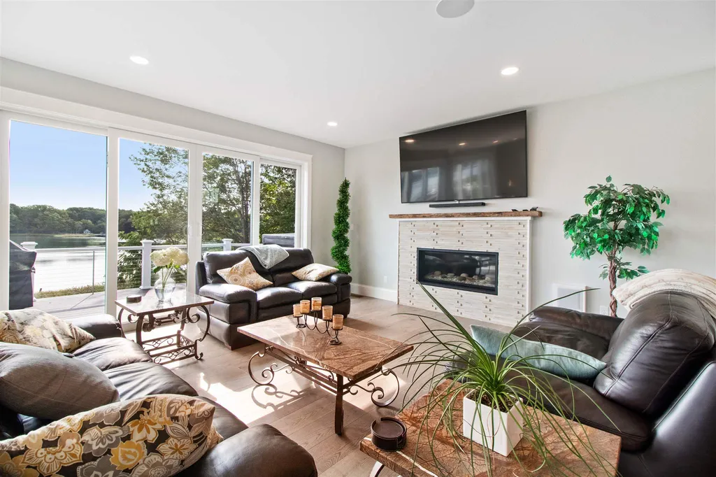 39 Shore Lane Dover NH 03820