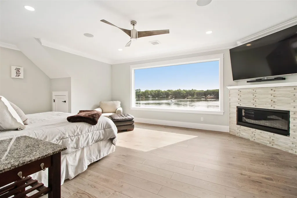 39 Shore Lane Dover NH 03820