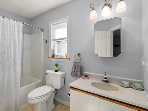 884 Richmond Road Hinesburg VT 05461