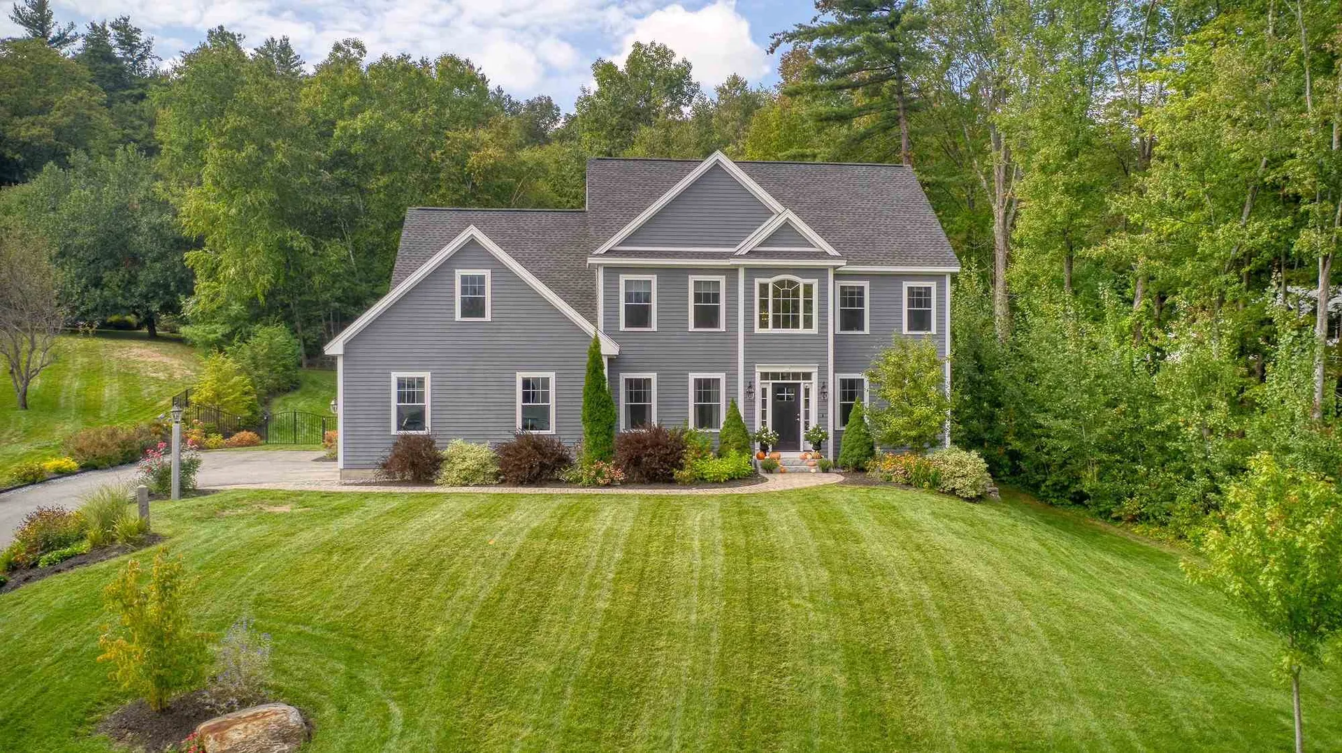 19 Galloway Lane Bedford NH 03110