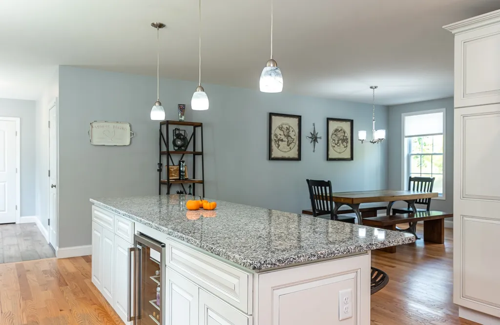 187 Litchfield Road Londonderry NH 03053