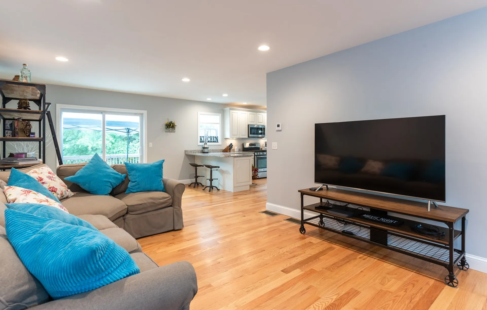 187 Litchfield Road Londonderry NH 03053