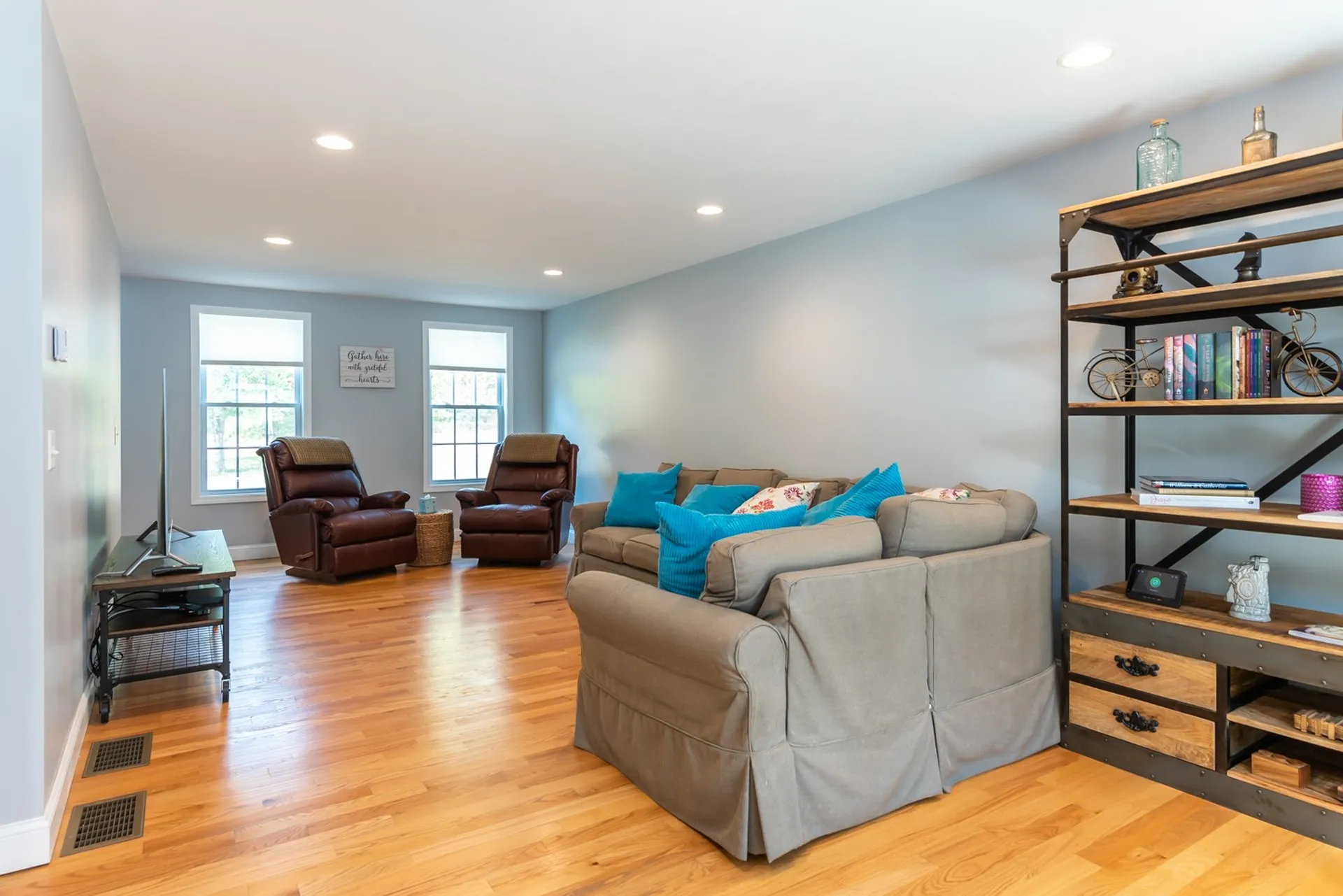 187 Litchfield Road Londonderry NH 03053