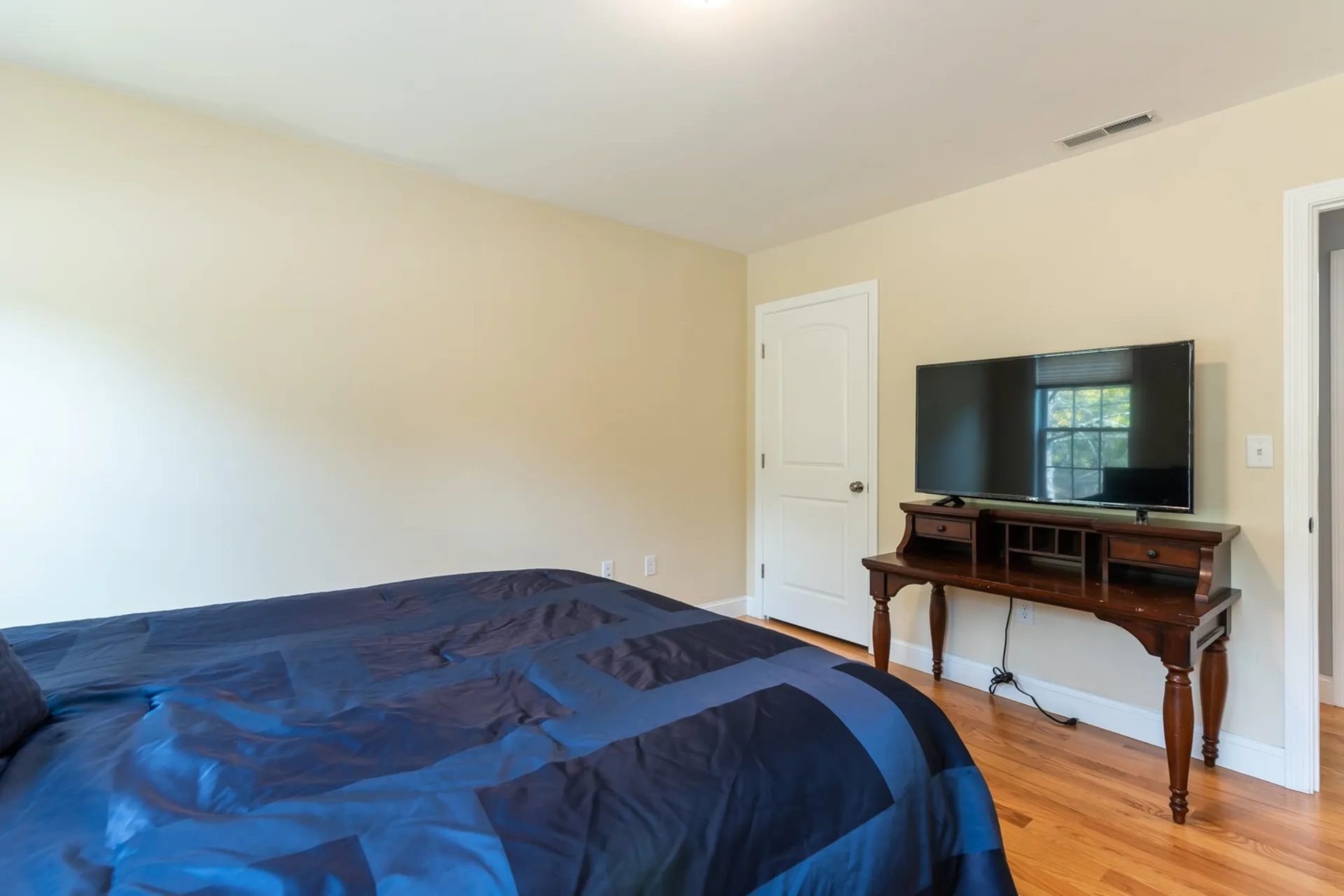 187 Litchfield Road Londonderry NH 03053
