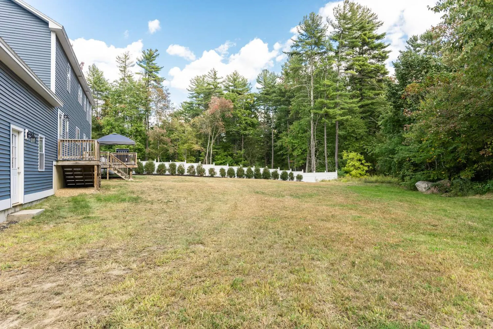 187 Litchfield Road Londonderry NH 03053