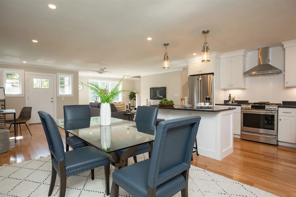 293 Peverly Hill Road Portsmouth NH 03801