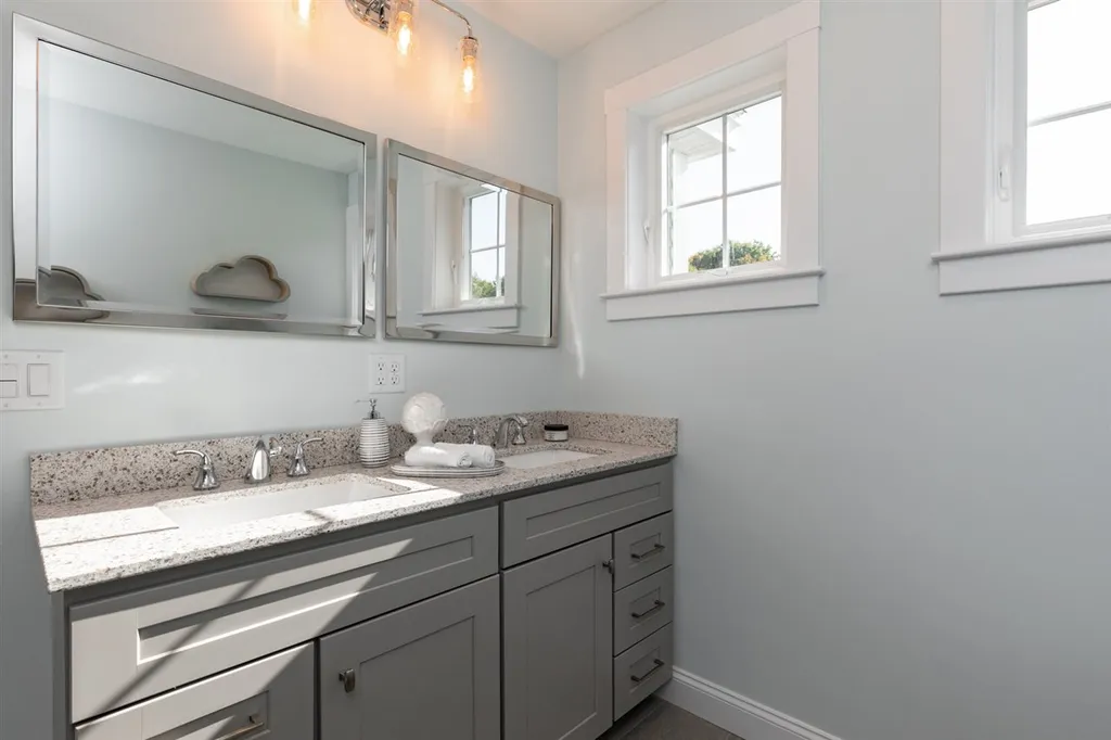 293 Peverly Hill Road Portsmouth NH 03801