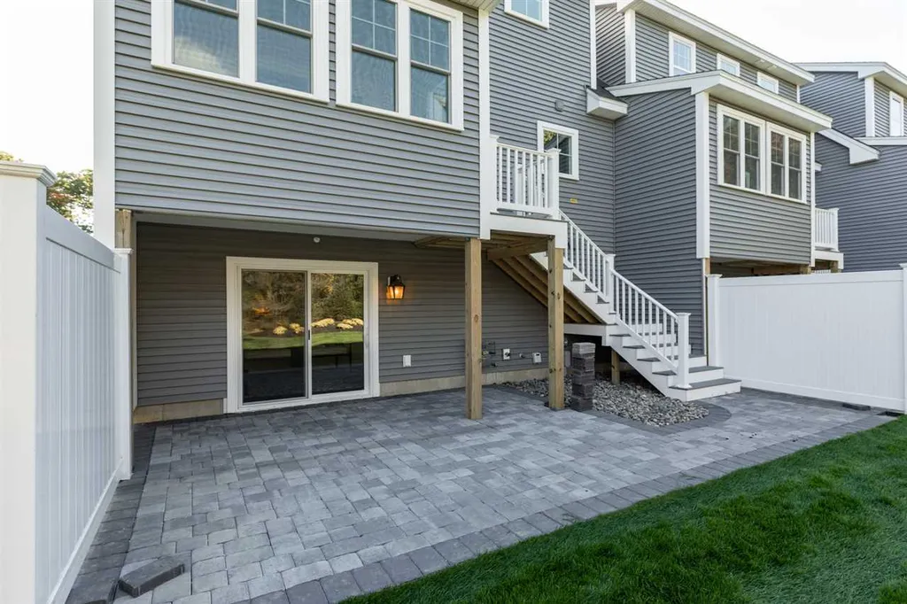 293 Peverly Hill Road Portsmouth NH 03801