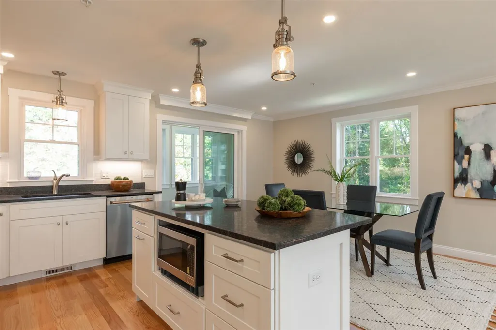 293 Peverly Hill Road Portsmouth NH 03801