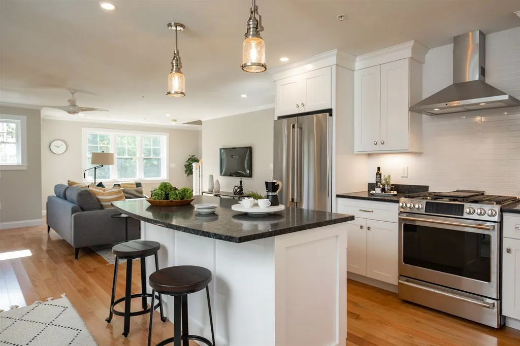 293 Peverly Hill Road Portsmouth NH 03801