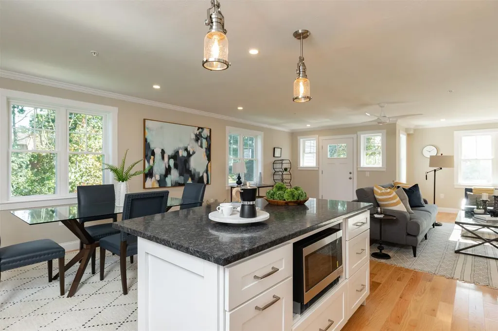 293 Peverly Hill Road Portsmouth NH 03801