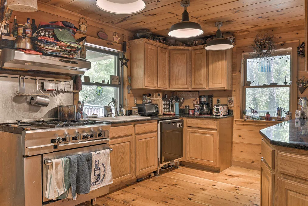 4 West Hill Road Troy NH 03465