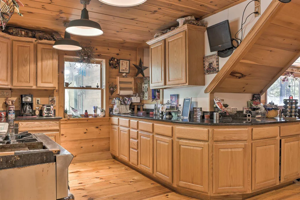 4 West Hill Road Troy NH 03465
