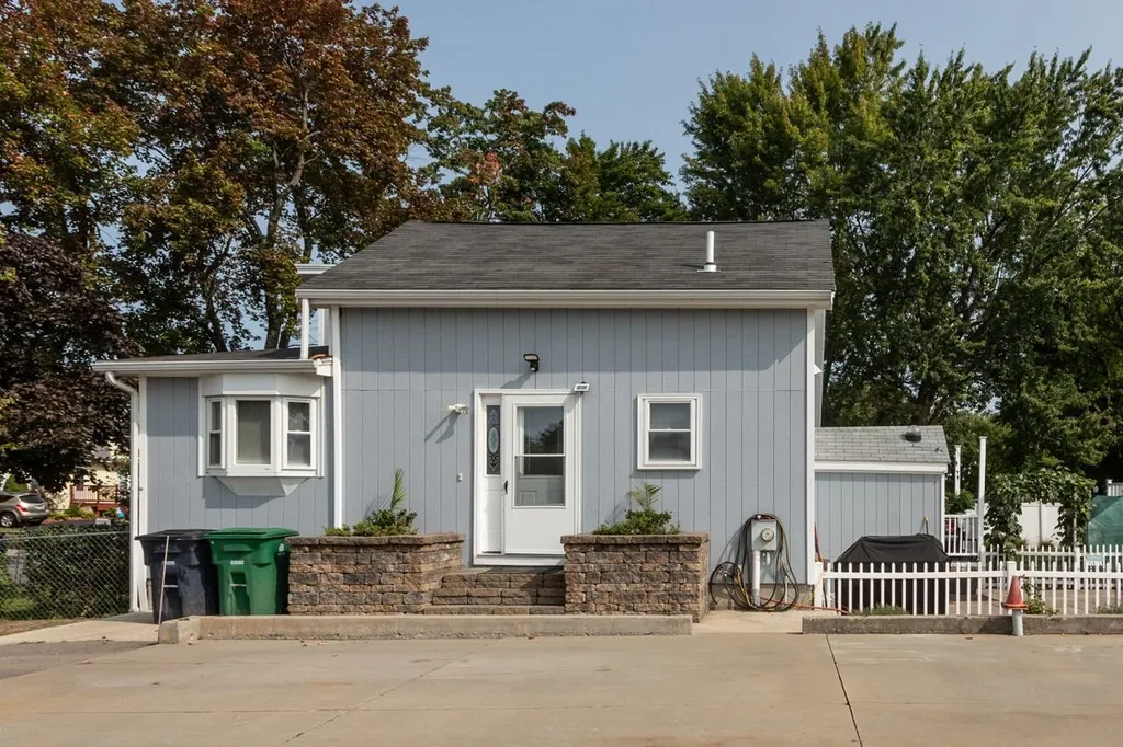 54 Caldwell Road Nashua NH 03060