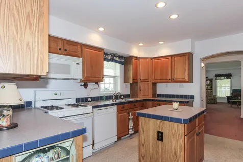 226 Victorian Way Manchester NH 03104