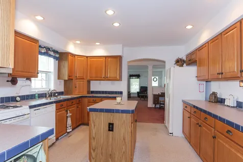 226 Victorian Way Manchester NH 03104