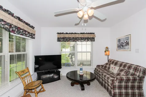 226 Victorian Way Manchester NH 03104