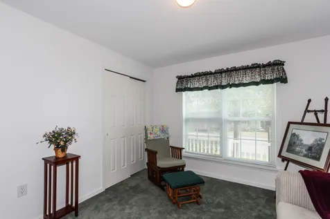 226 Victorian Way Manchester NH 03104