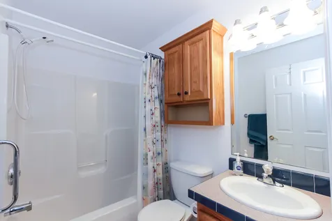 226 Victorian Way Manchester NH 03104