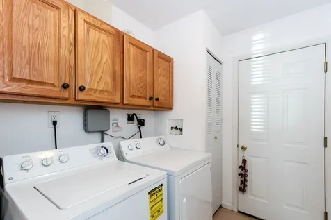226 Victorian Way Manchester NH 03104