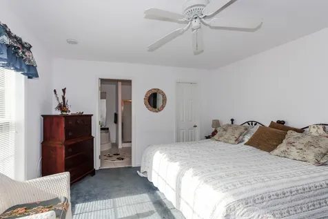 226 Victorian Way Manchester NH 03104