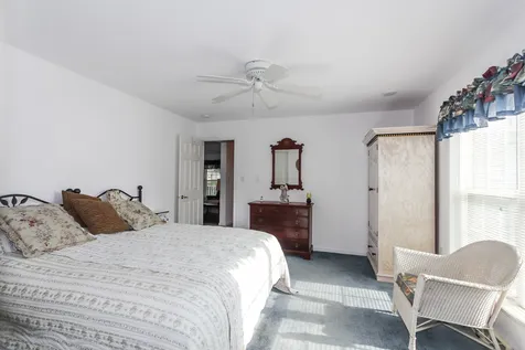 226 Victorian Way Manchester NH 03104