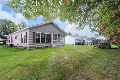 226 Victorian Way Manchester NH 03104