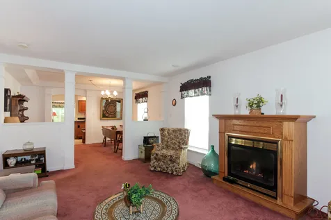 226 Victorian Way Manchester NH 03104