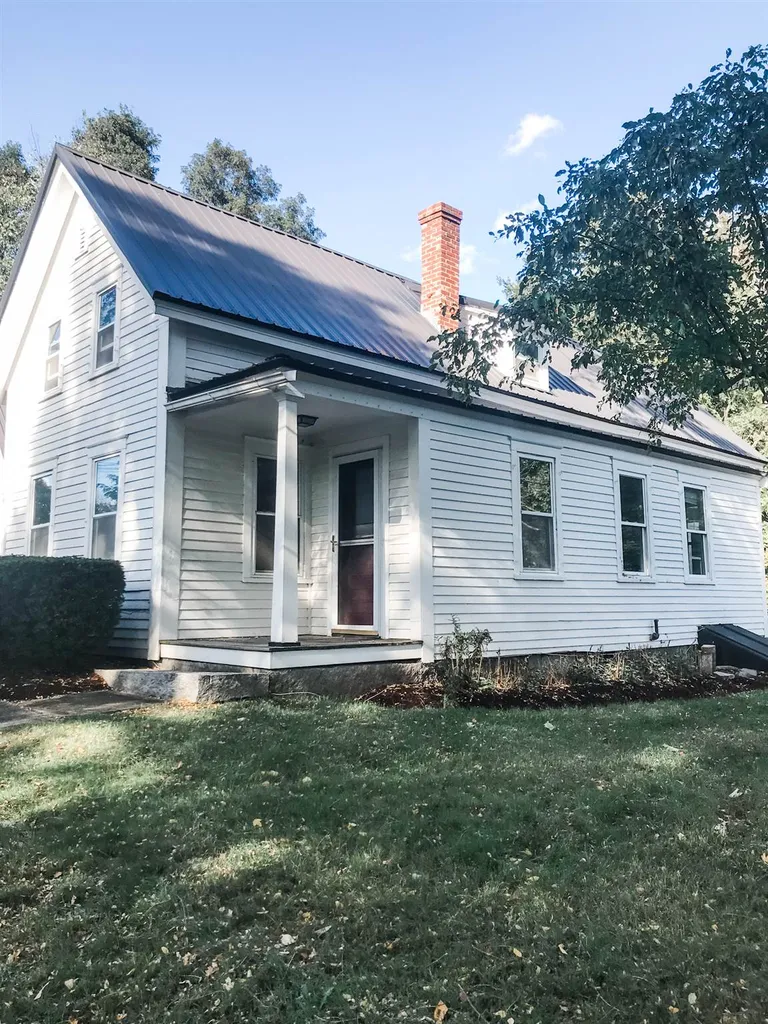 69 Crescent Street Henniker NH 03242