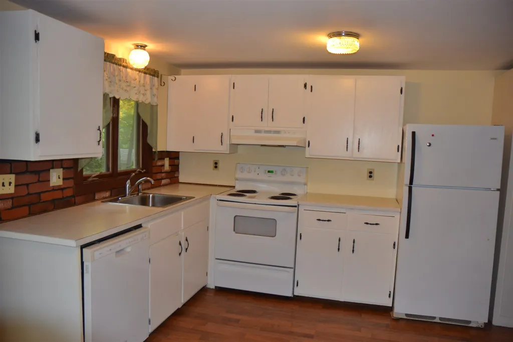16 Port Wedeln Road Wolfeboro NH 03894