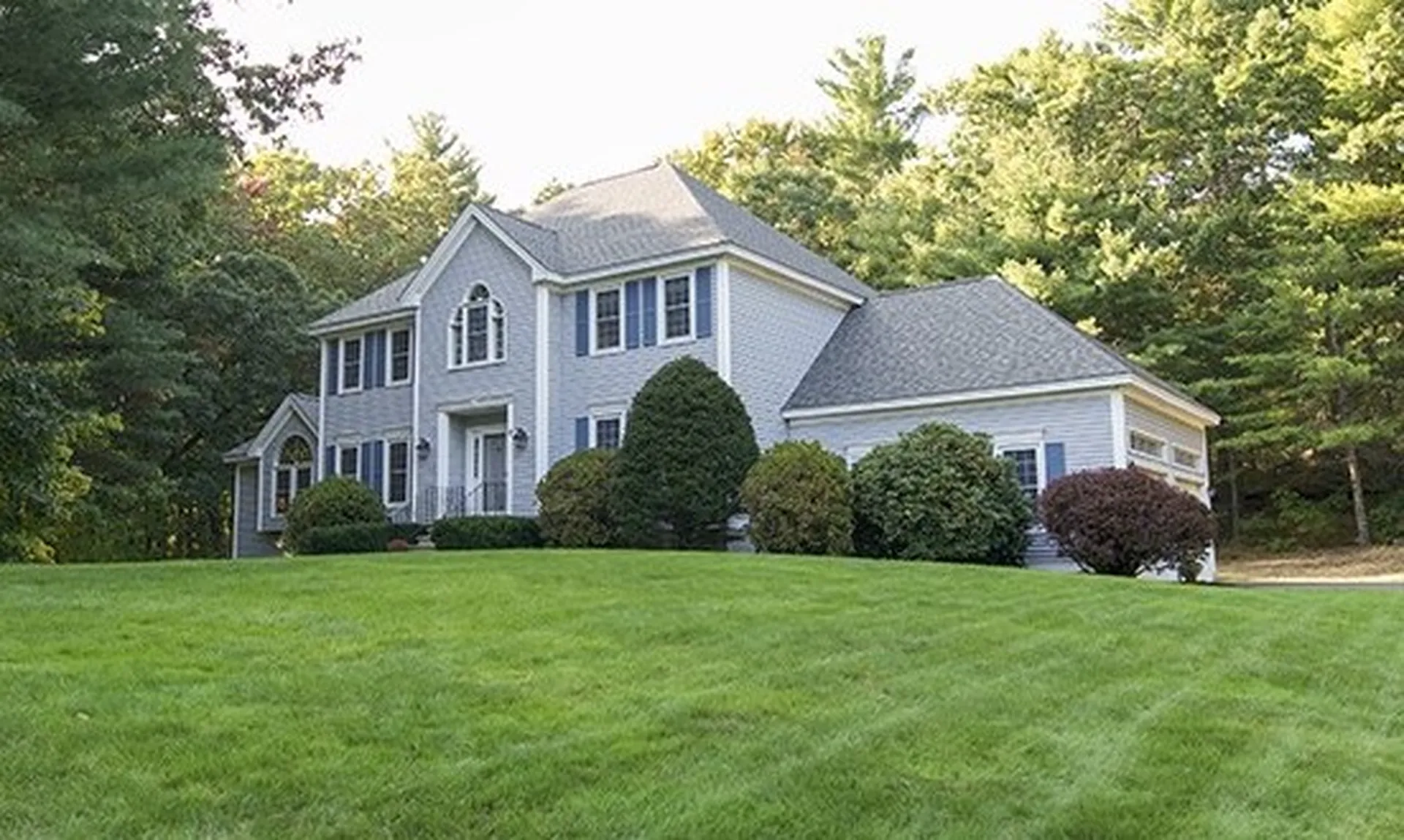 7 Hyde Park Circle Londonderry NH 03053